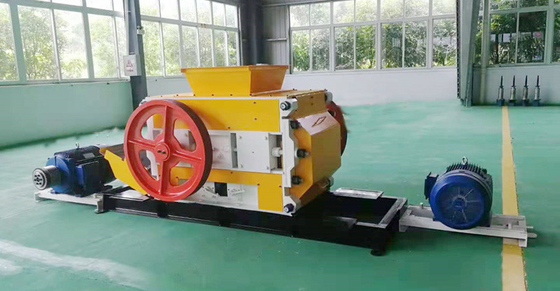 良い製造所ロール粉砕機機械30 -煉瓦作成のための50t/h生産能力