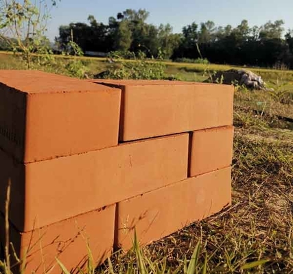 粘土のブロックの生産ライン土の空のブロックの製造業機械
