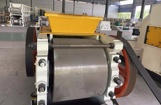 粘土の煉瓦鉱物のプロセス用機器の倍のローラーの良い粉砕機