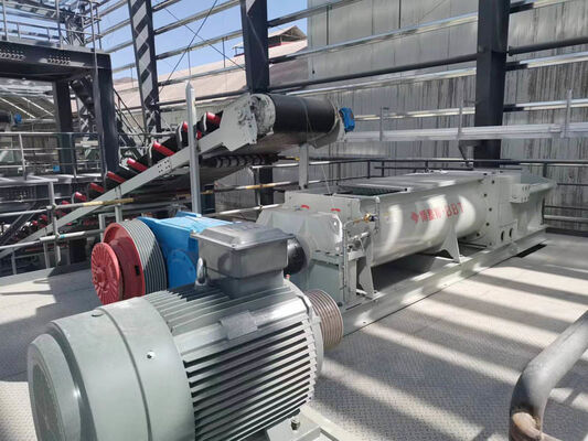 30〜120トン/h グレーのダブル歯のロール・ブレッシャー BBTメーカーからの粘土レンガ製造のための原材料の粉砕