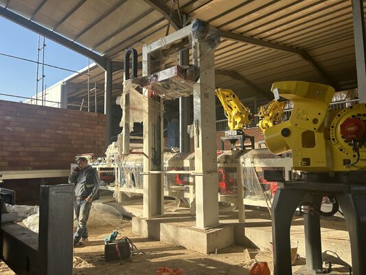 BBT 全自動パレットレス焼成レンガ荷卸し・梱包システム